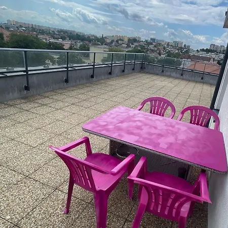 Luxurious And Relax Apartment